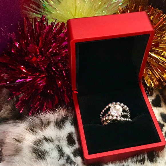 Sterling Silver & White Topaz- Caviar Artisan Ring - Picture 11 of 11